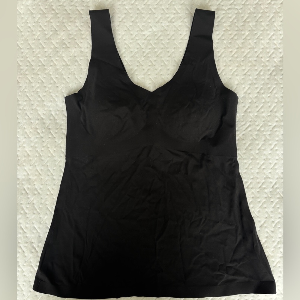 Knix Black bra free luxlift v neck tank